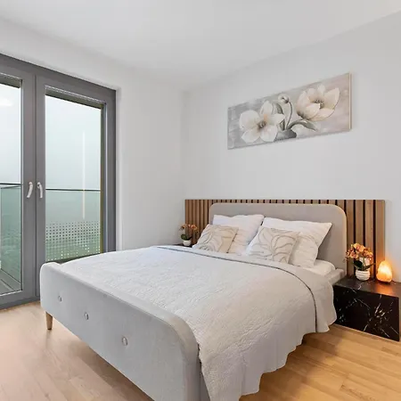 דירה Metropolis Downtown With Balcony And Parking *