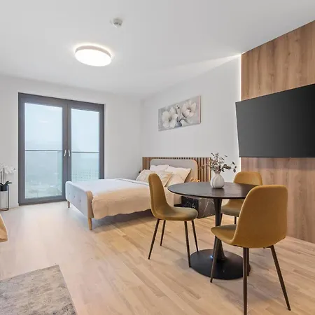 דירה Metropolis Downtown With Balcony And Parking