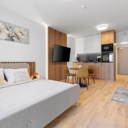 Metropolis Downtown With Balcony And Parking דירה ברטיסלאבה
