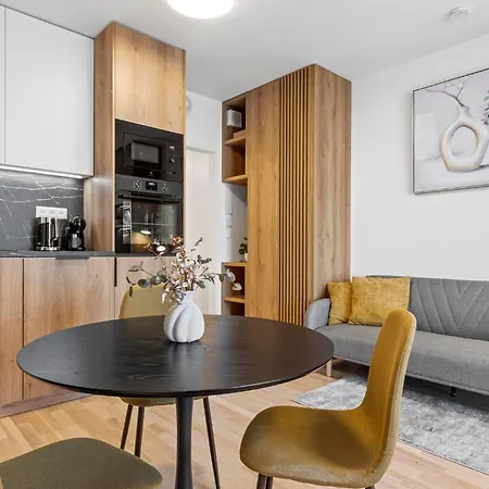 Metropolis - Downtown Studio With Balcony&Parking *